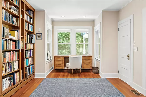 Mattituck, NY 11952,910 New Suffolk AVE