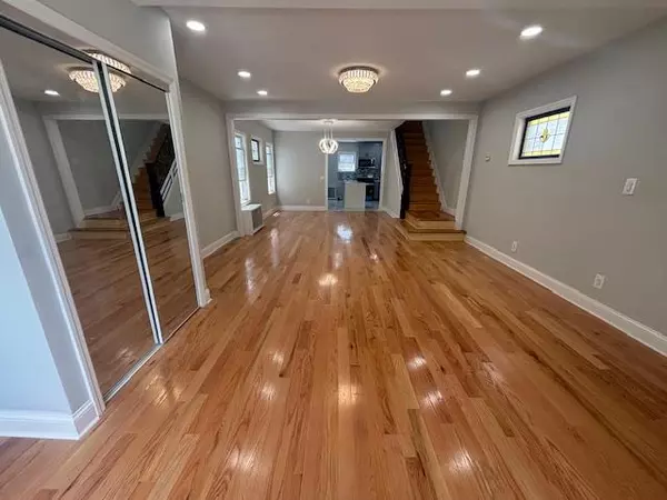 Jamaica, NY 11435,10938 142nd ST