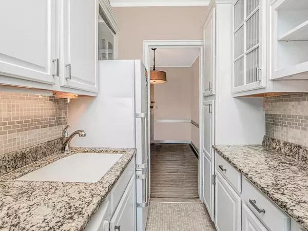Bronx, NY 10463,3015 Riverdale AVE #6C