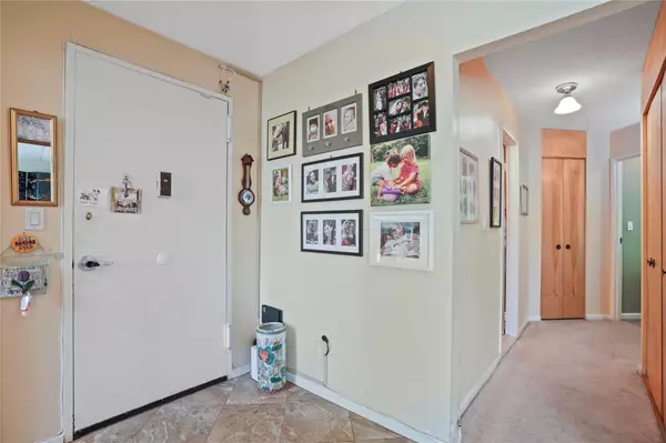 Hartsdale, NY 10530,300 High Point DR #612