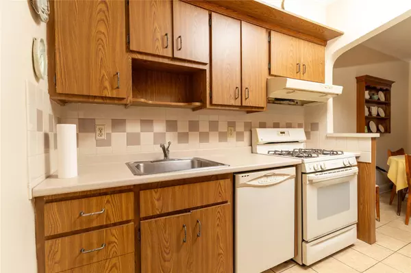 Astoria, NY 11106,28-06 34th AVE