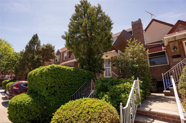 Astoria, NY 11106,28-06 34th AVE