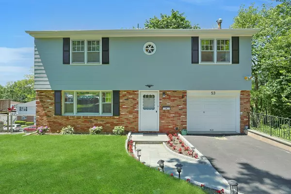 53 Prior PL, Yonkers, NY 10710