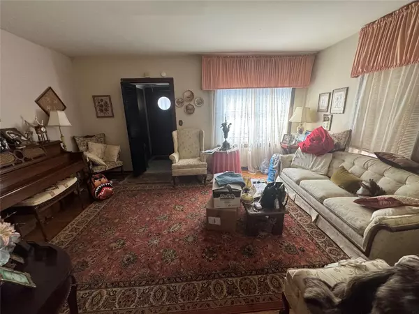 Maspeth, NY 11378,5307 65th PL
