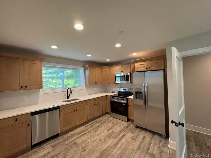 455 Sunrise HWY ##2B, West Babylon, NY 11704