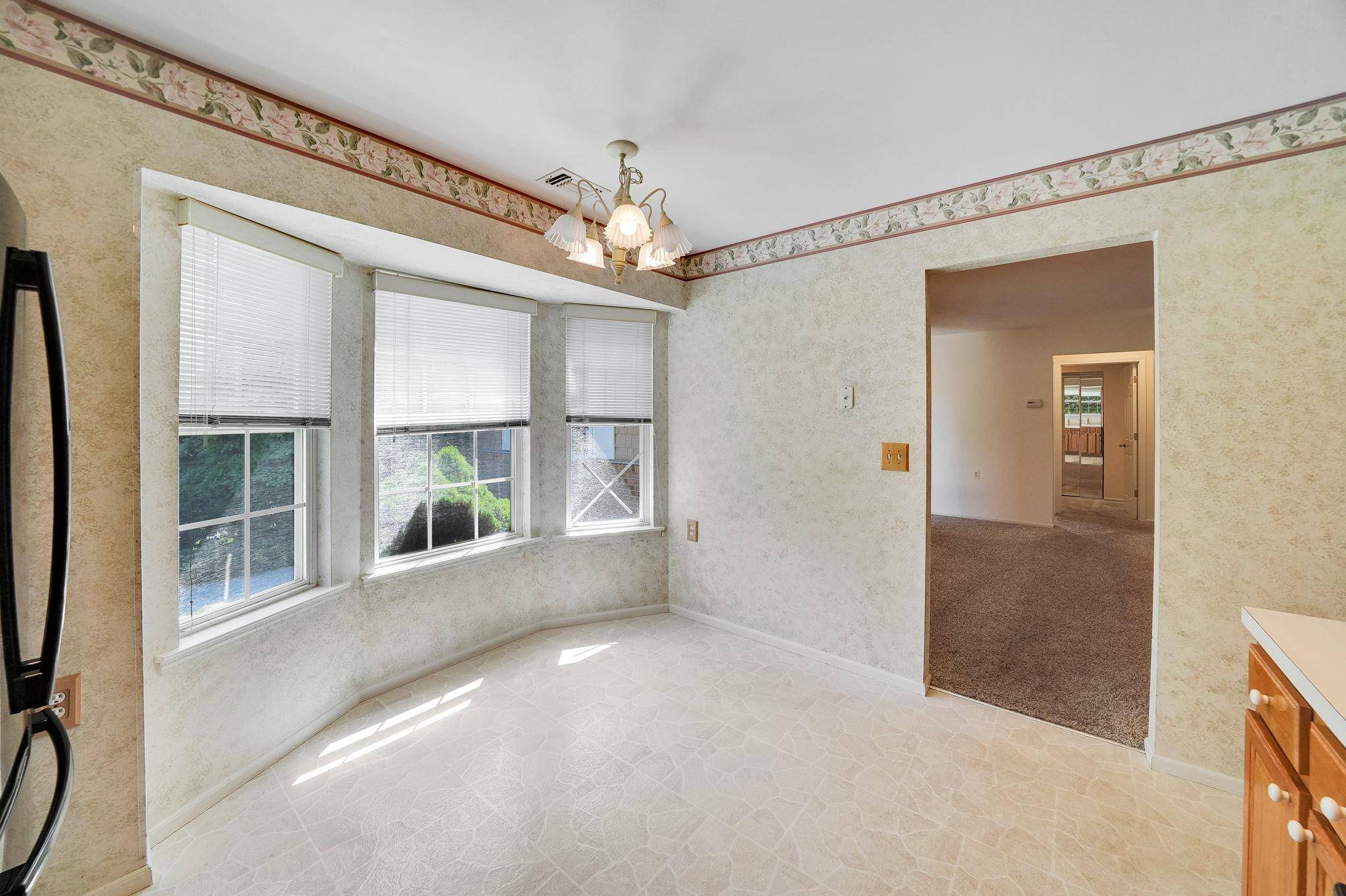 Coram, NY 11727,192 Theodore DR