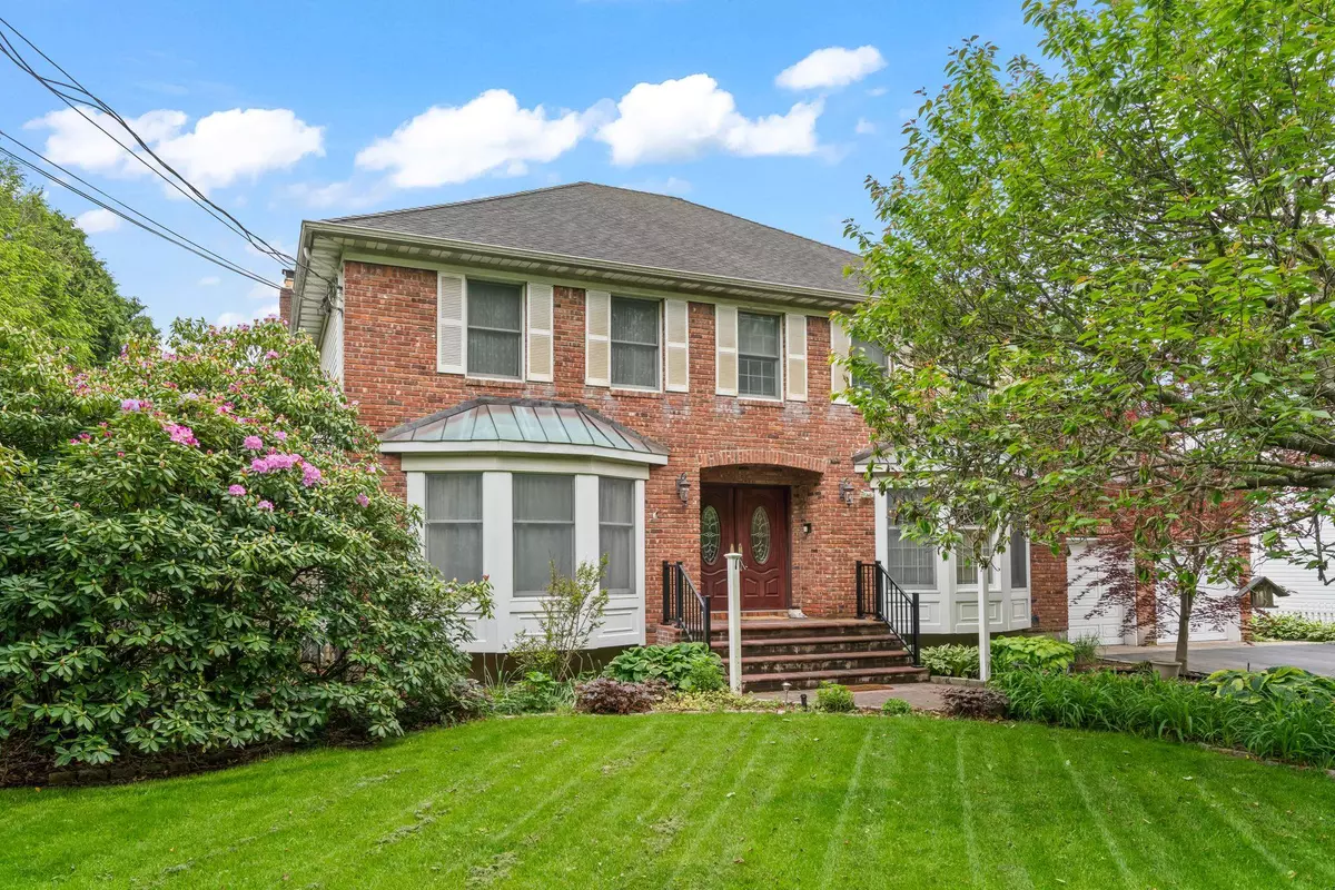 Old Bethpage, NY 11804,14 Battle Row