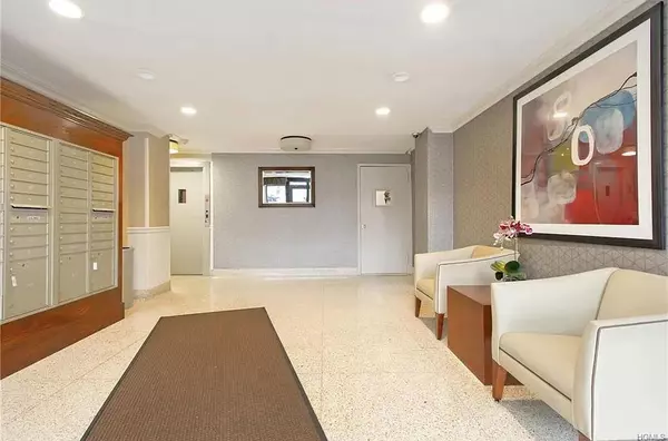 Yonkers, NY 10704,1122 Yonkers #1E