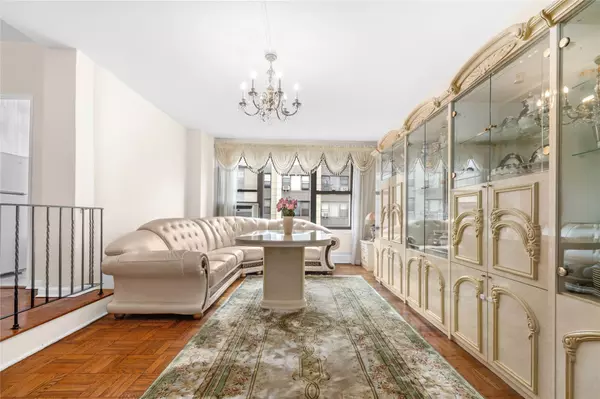 Rego Park, NY 11374,98-34 63 DR #7D