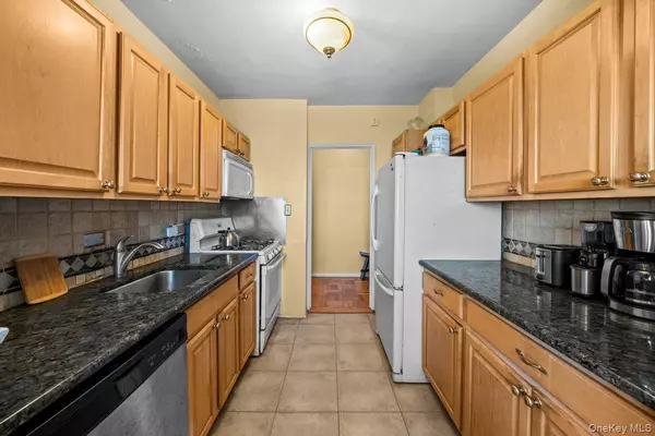 Bronx, NY 10471,5500 Fieldston RD #7EE
