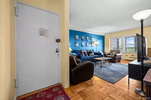 Bronx, NY 10471,5500 Fieldston RD #7EE
