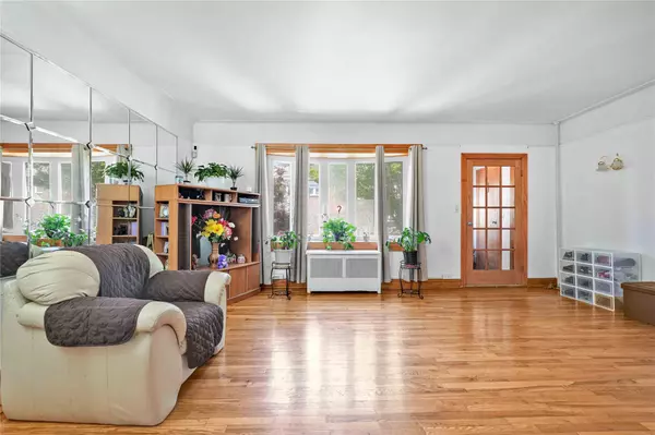 Saint Albans, NY 11412,113-23 204th ST