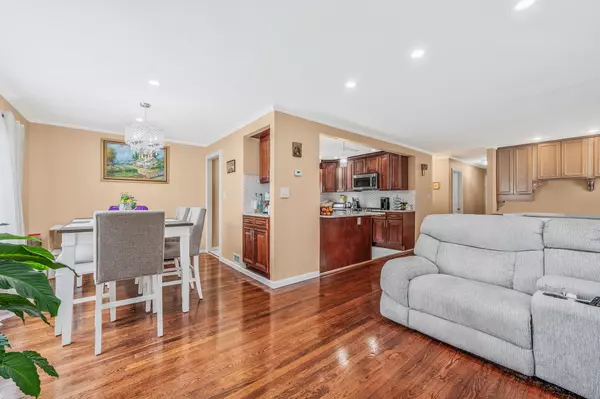 Syosset, NY 11791,5 Willets DR