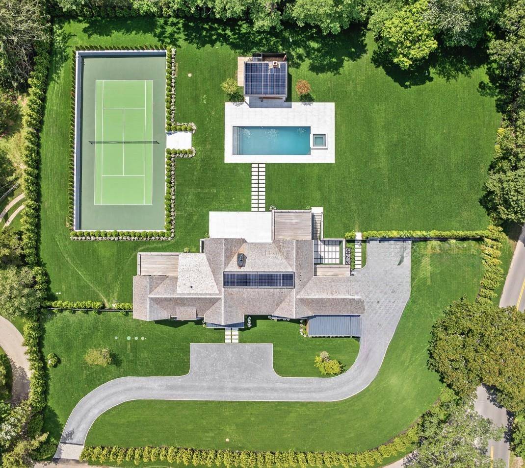 Southampton, NY 11968,150 Edge Of Woods RD