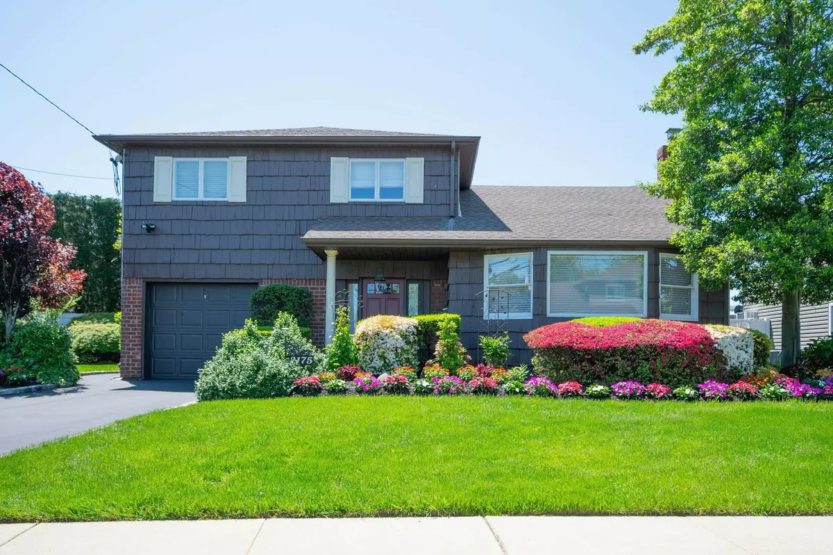 Wantagh, NY 11793,2175 Wantagh Park DR