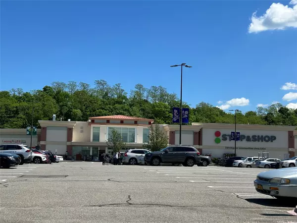 Port Washington, NY 11050,13 Linwood RD