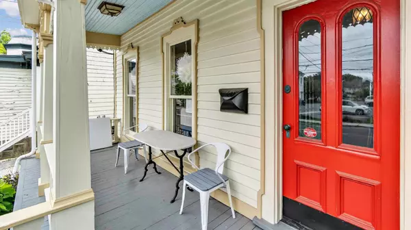 Greenport, NY 11944,449 Main ST