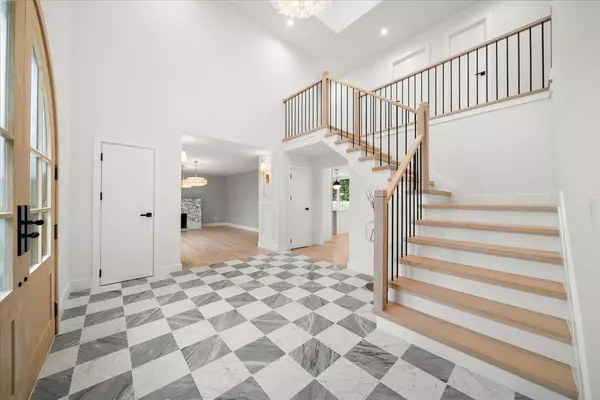 West Islip, NY 11795,14 Kennedy LN