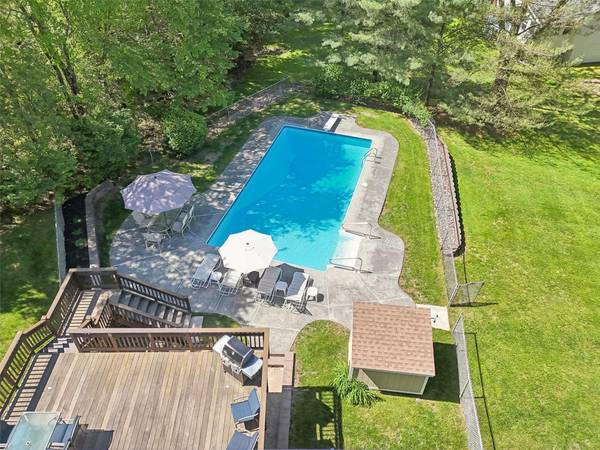 Valley Cottage, NY 10989,565 Millburn CT