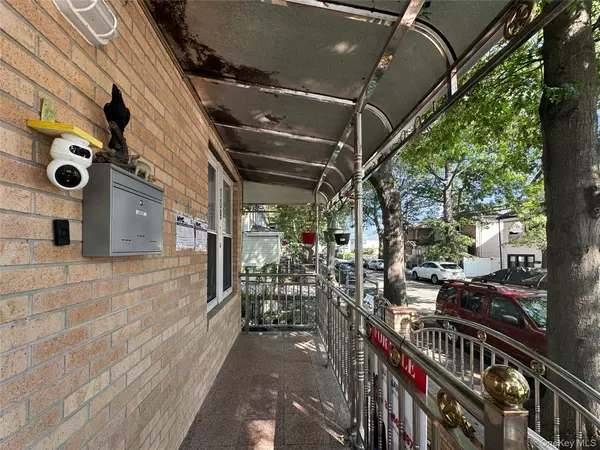 Jamaica, NY 11433,10966 153rd ST
