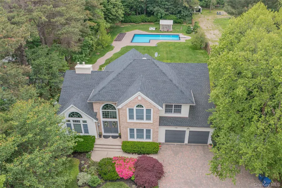 1138 Carlls Straight PATH, Dix Hills, NY 11746