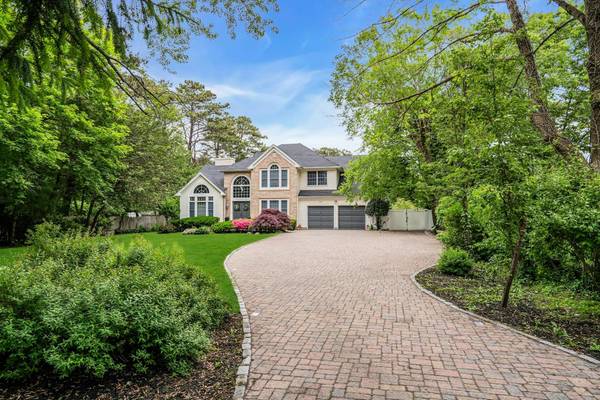 Dix Hills, NY 11746,1138 Carlls Straight PATH