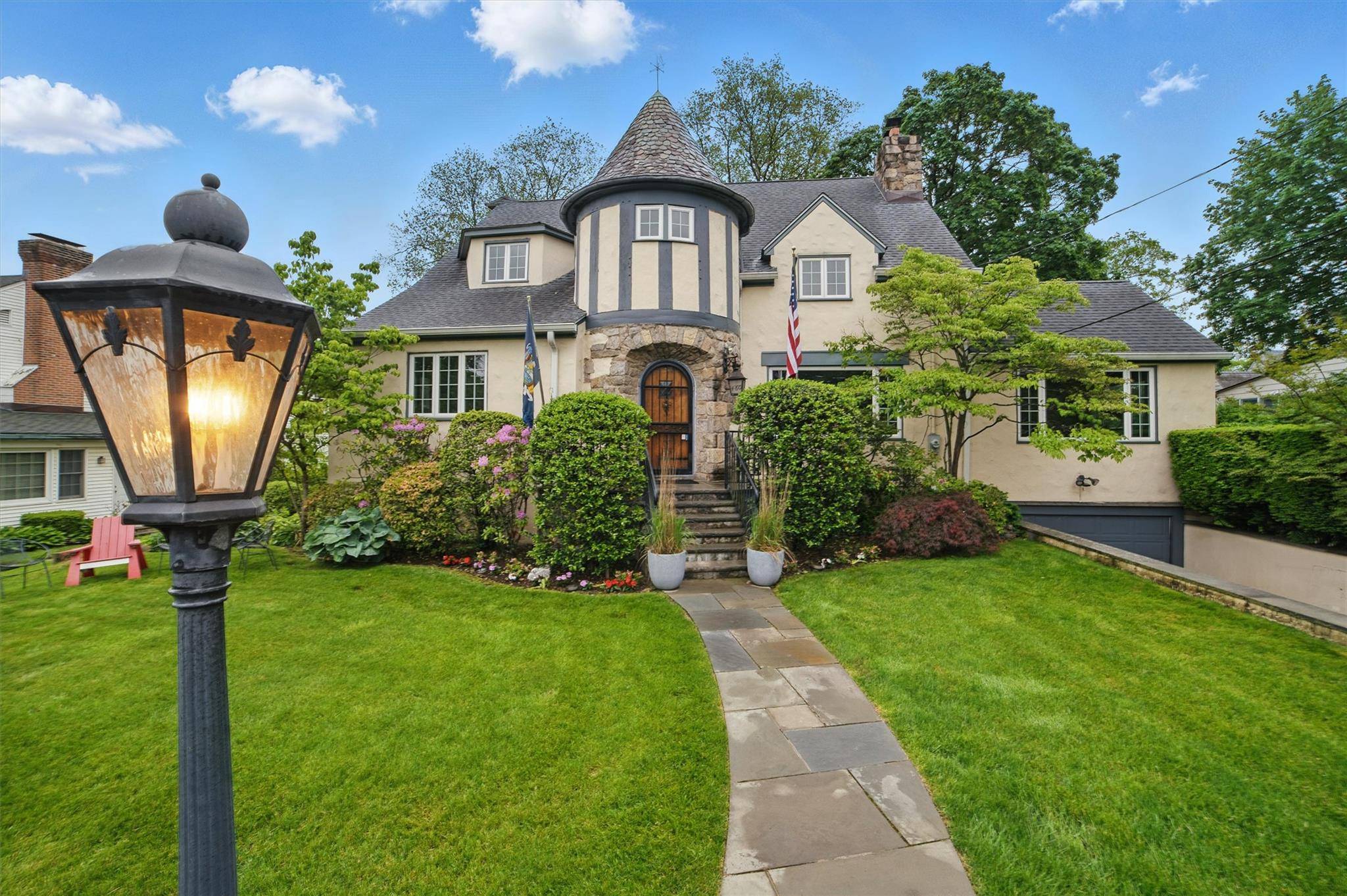 Tuckahoe, NY 10707,460 Westchester AVE