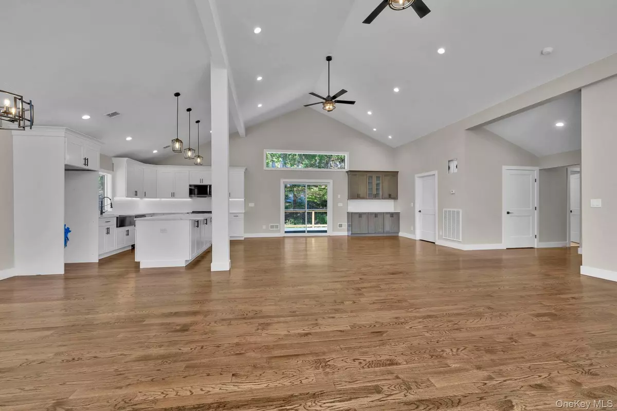 Bloomingburg, NY 12721,226 Shawanga Lodge RD