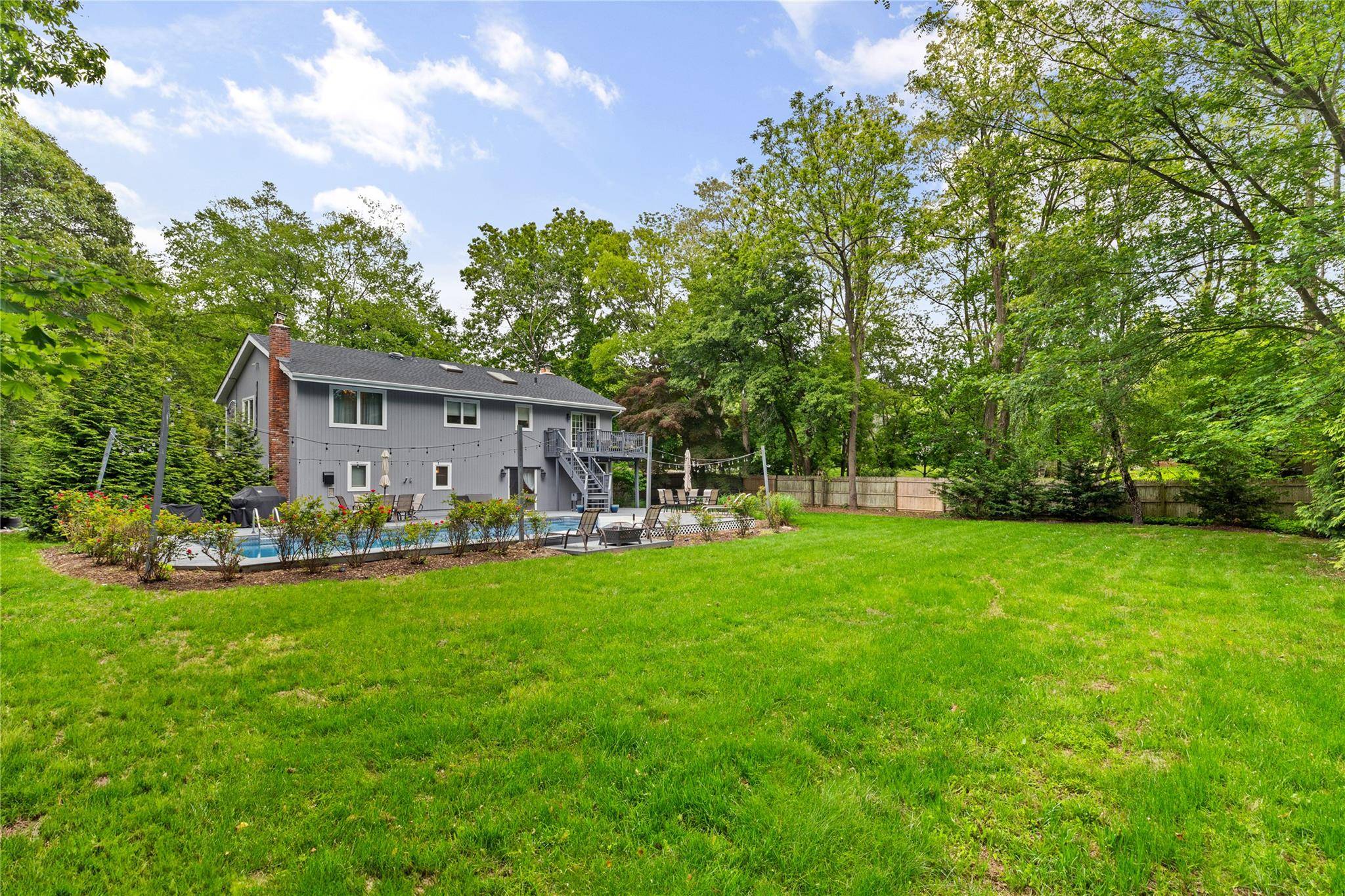 Wading River, NY 11792,25 Cliff RD