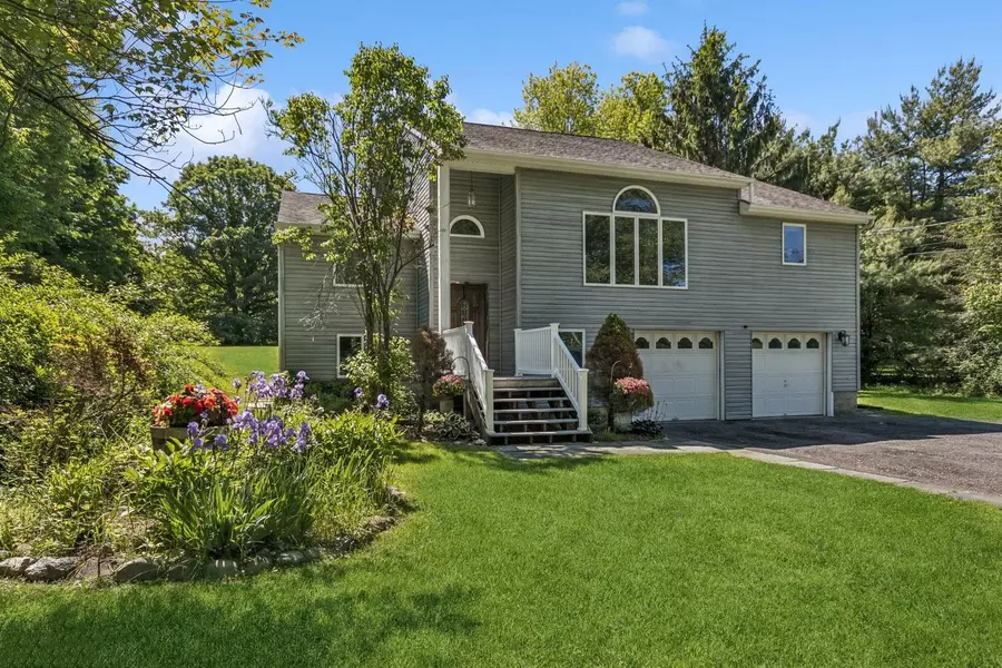 312 Diddell RD, Poughkeepsie, NY 12603