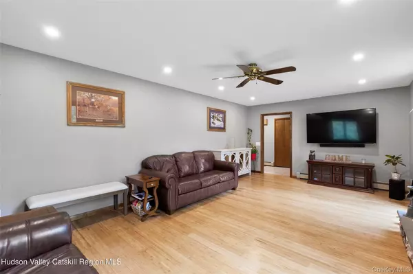 Cairo, NY 12473,48 Deer Park RD