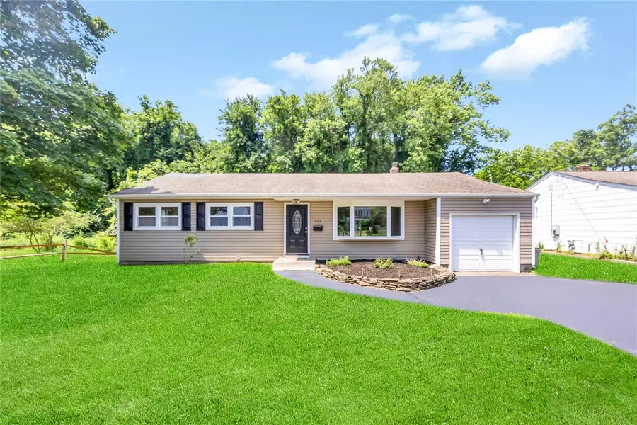 352 Bay AVE, Patchogue, NY 11772