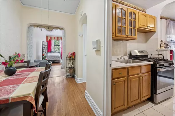 Bronx, NY 10458,2962 Decatur AVE #1D