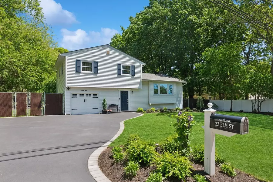 33 Elm ST, Lake Ronkonkoma, NY 11779
