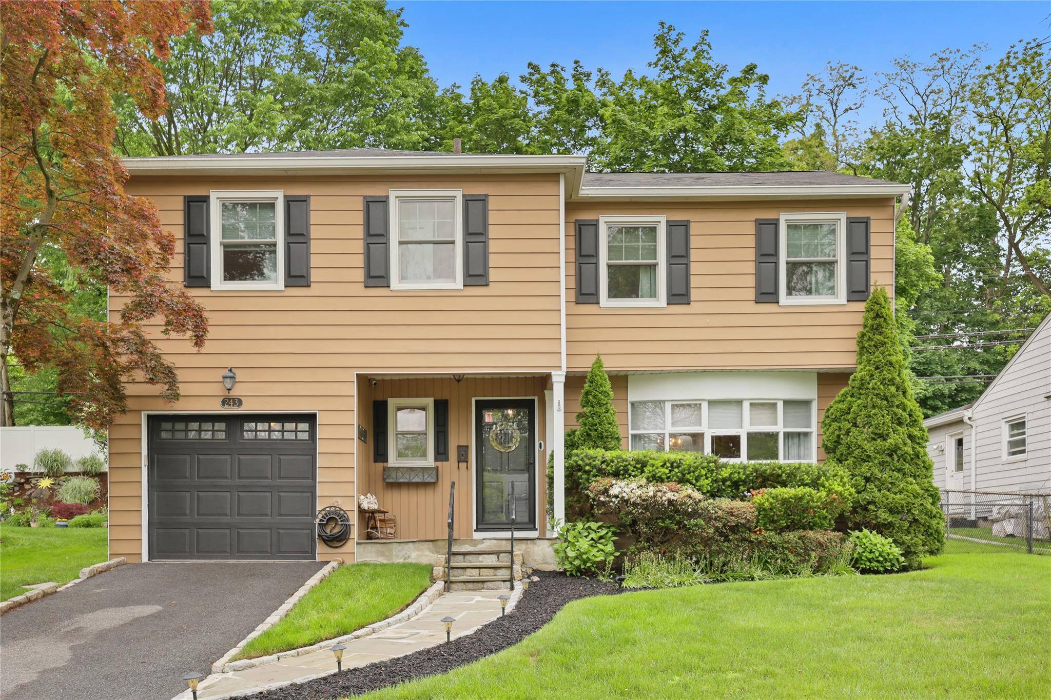 243 Albemarle RD, White Plains, NY 10605