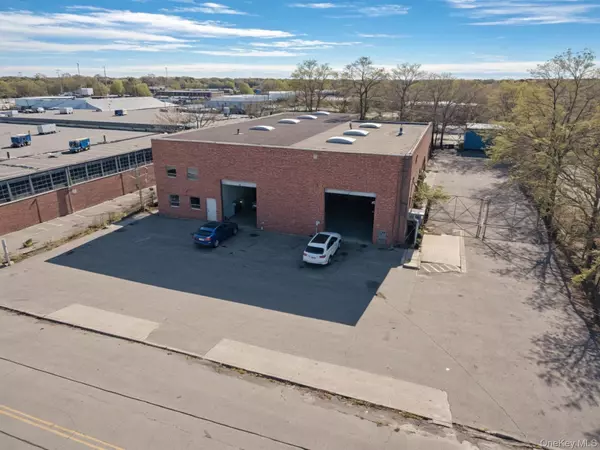 Bay Shore, NY 11706,55 Sweeneydale AVE