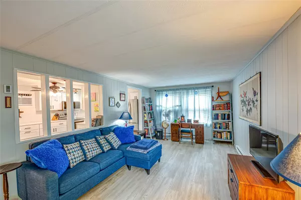 Manorville, NY 11949,21 Limetree DR
