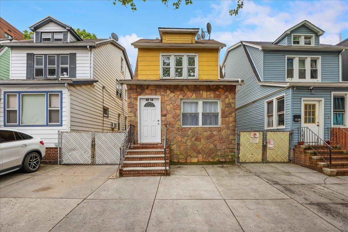 Elmhurst, NY 11373,40-14 79th ST