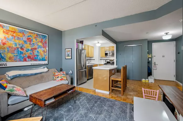 New York (manhattan), NY 10039,102 Bradhurst AVE #906