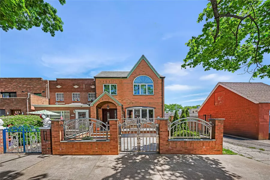 22-69 21 ST, Astoria, NY 11105