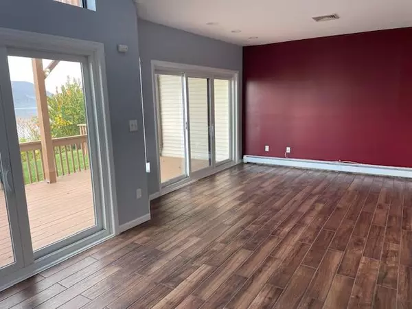 New Windsor, NY 12553,755 Hewitt LN