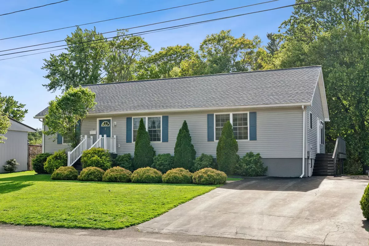 Saugerties, NY 12477,19 Edgewood DR