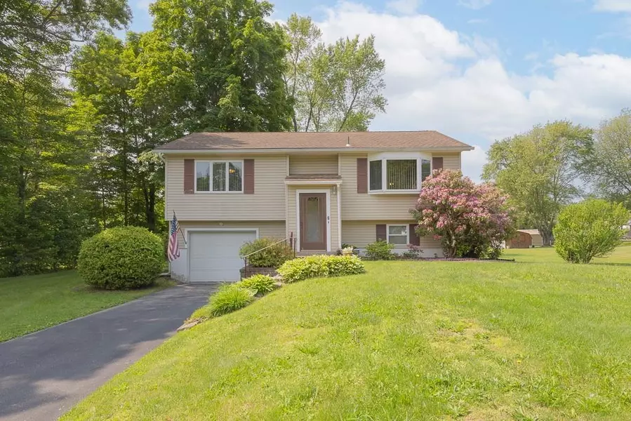 6 Regency DR, Wappingers Falls, NY 12590