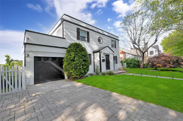 Briarwood, NY 11435,13915 Coolidge AVE