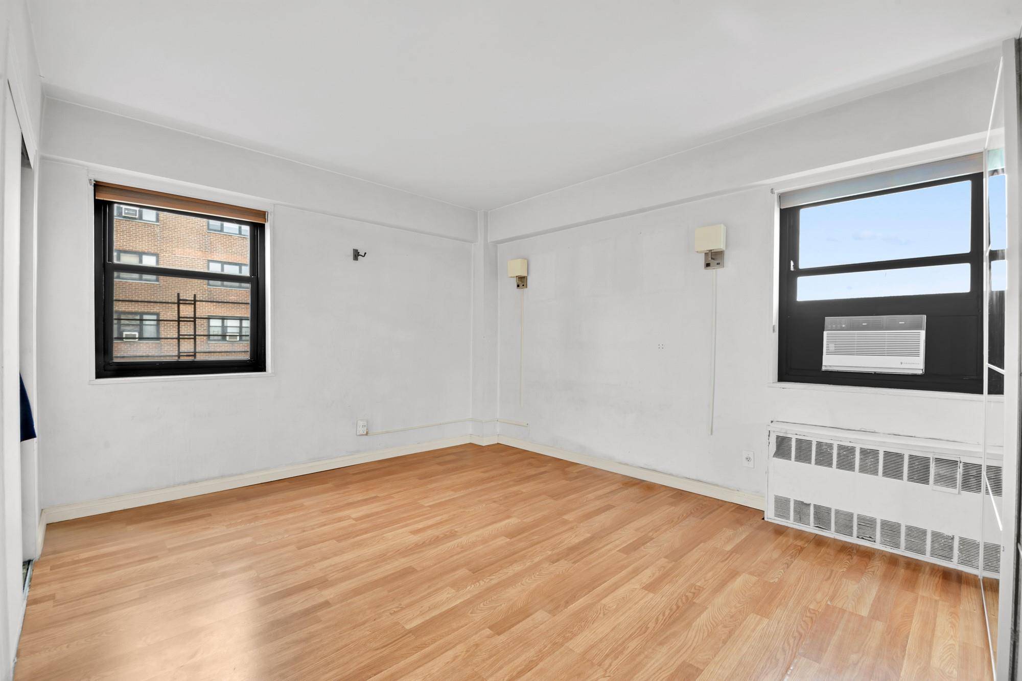 Astoria, NY 11106,33-43 14 Street #12B