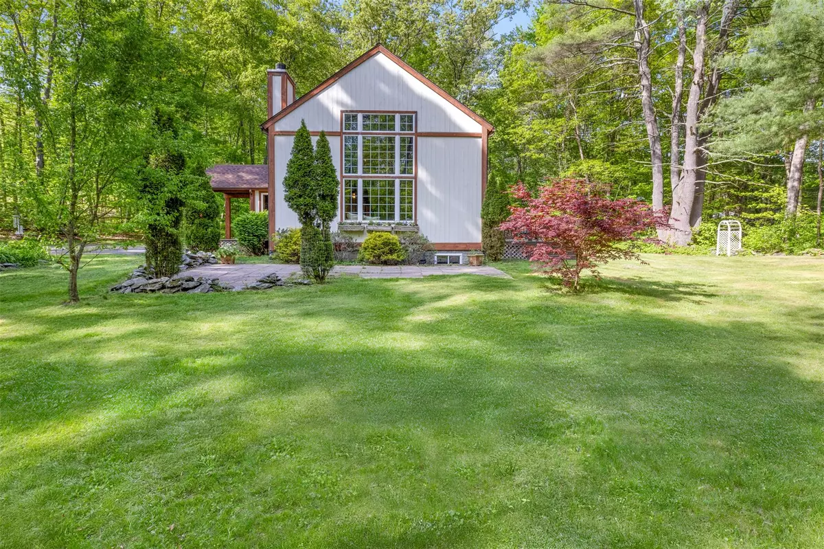 Staatsburg, NY 12580,577 Fiddlers Bridge RD