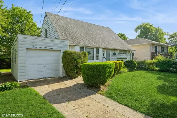 Wantagh, NY 11793,2957 Bellport AVE