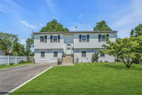 37 21st AVE, Bay Shore, NY 11706