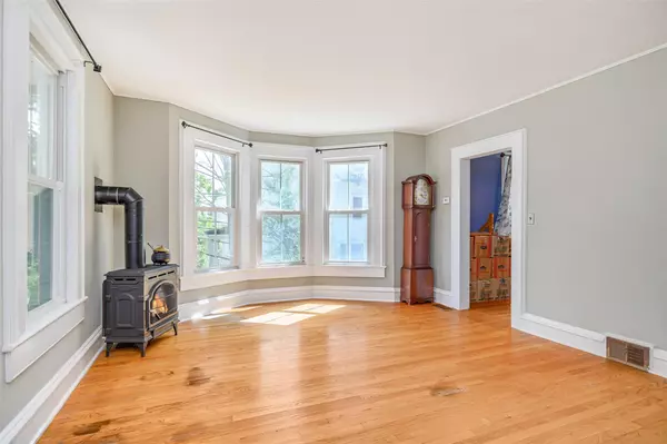 Pawling, NY 12564,36 Elm ST