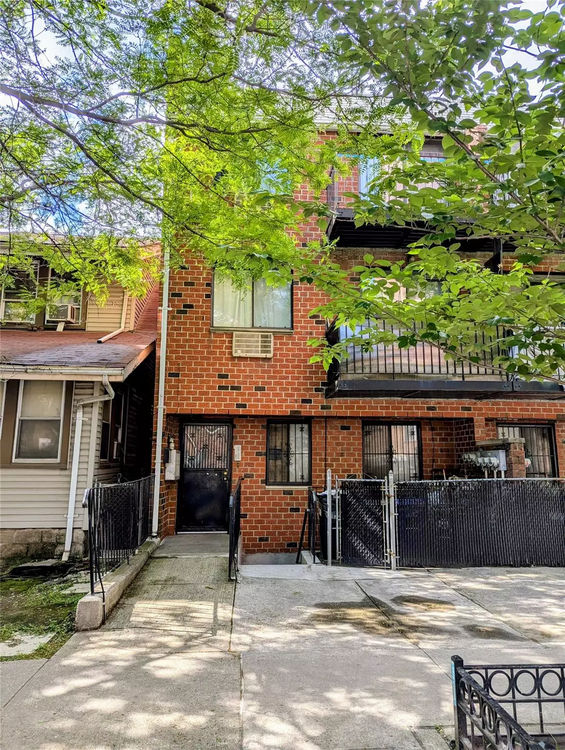 Flushing, NY 11355,132-47 Pople AVE